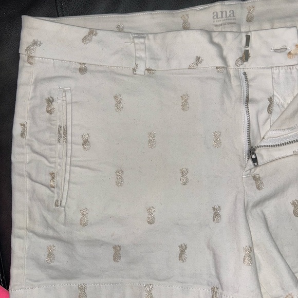 a.n.a. A new approach two size 12 twill shorts - Picture 10 of 12